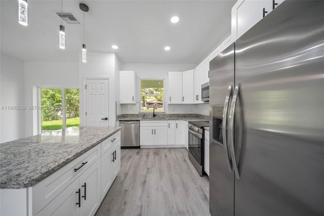 3908 Garienda Avenue, Sebring, FL 33872