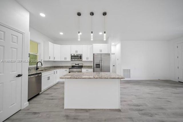 3908 Garienda Avenue, Sebring, FL 33872