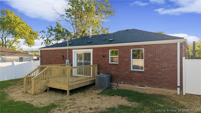 2104 Green Valley Road, New Albany, IN 47150