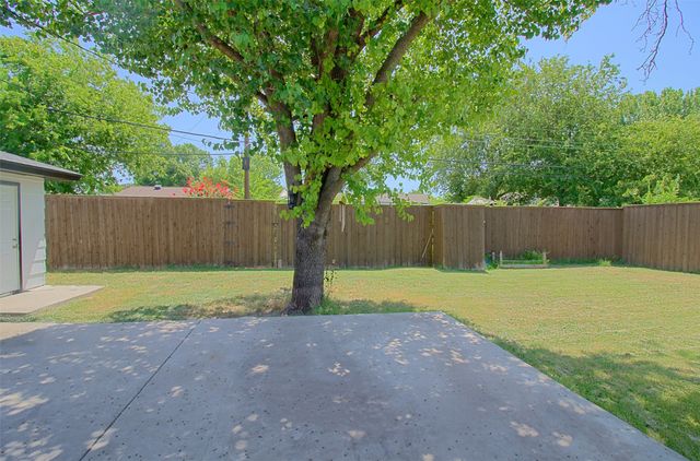 12220 Eunice Street, Farmers Branch, TX 75234