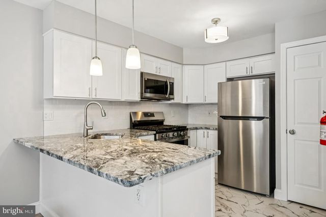 2702 KENWOOD DR, Pine Hill, NJ 08021