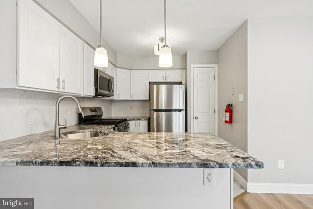 2702 KENWOOD DR, Pine Hill, NJ 08021