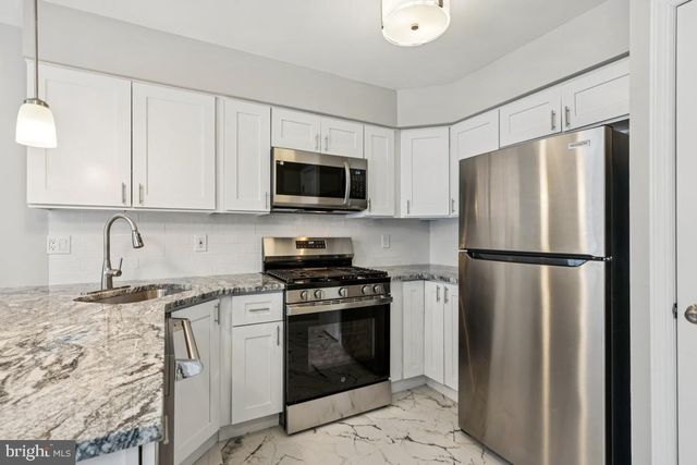 2702 KENWOOD DR, Pine Hill, NJ 08021