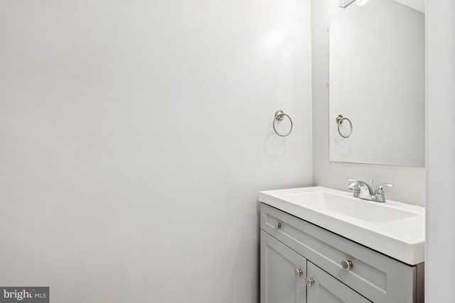 2702 KENWOOD DR, Pine Hill, NJ 08021