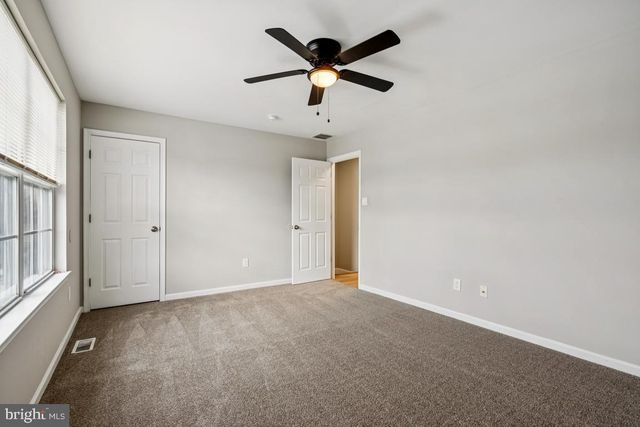 2702 KENWOOD DR, Pine Hill, NJ 08021