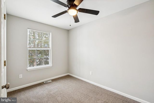 2702 KENWOOD DR, Pine Hill, NJ 08021