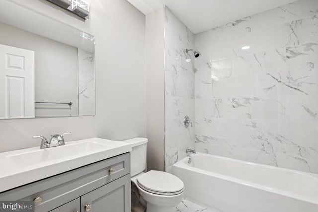 2702 KENWOOD DR, Pine Hill, NJ 08021