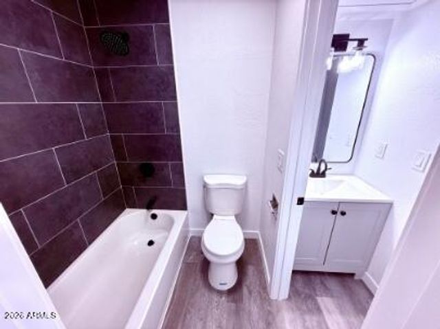 1009 E CHIPMAN Road, Phoenix, AZ 85040