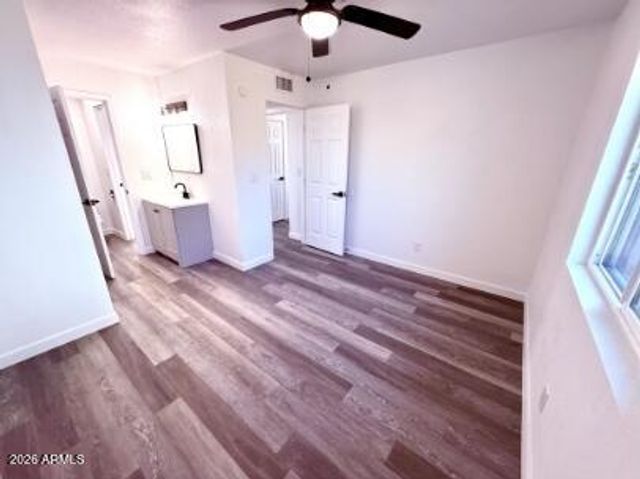 1009 E CHIPMAN Road, Phoenix, AZ 85040