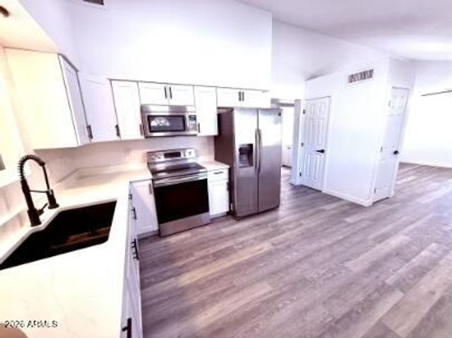 1009 E CHIPMAN Road, Phoenix, AZ 85040