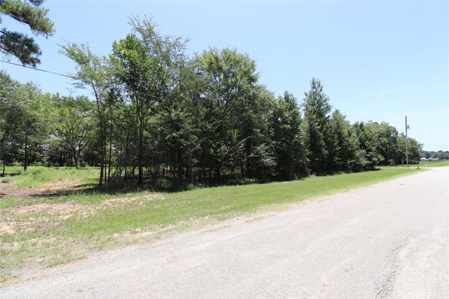13774 Midway Drive, Willis, TX 77318