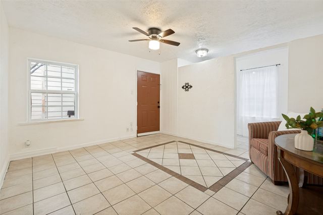 403 N Britain Road 403B, Irving, TX 75061