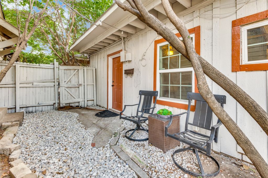 403 N Britain Road 403B, Irving, TX 75061