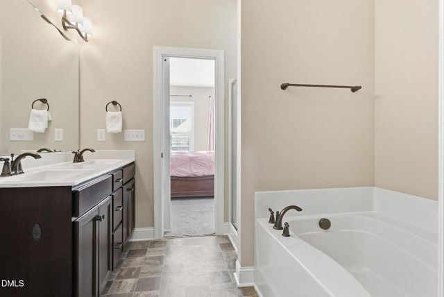 95 Kingsly Drive, Clayton, NC 27527