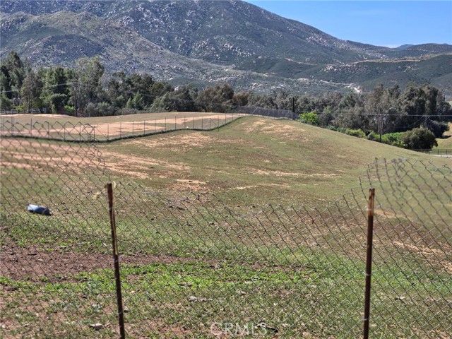 43145 BOB CAT, Banning, CA 92220