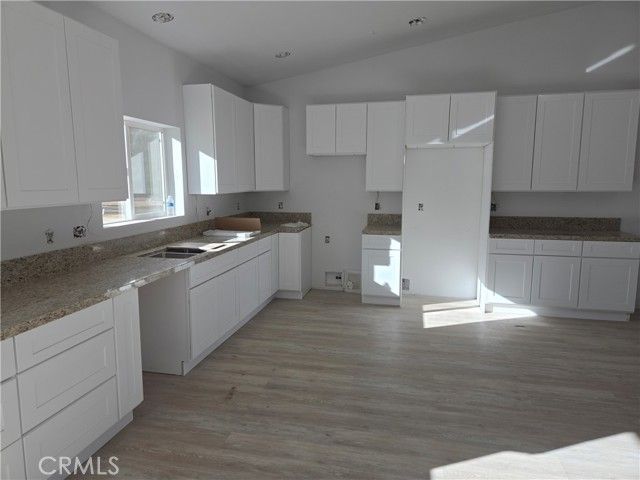 43145 BOB CAT, Banning, CA 92220