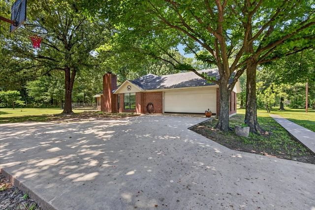 421 Vz County Road 3613, Edgewood, TX 75117