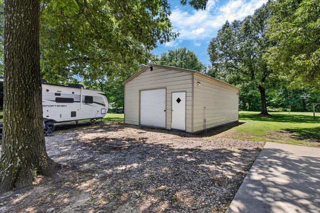 421 Vz County Road 3613, Edgewood, TX 75117