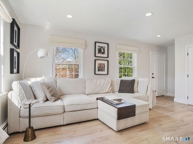 1117 Black Rock Turnpike 1117, Fairfield, CT 06825