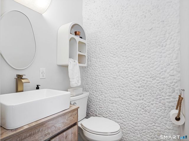 1117 Black Rock Turnpike 1117, Fairfield, CT 06825