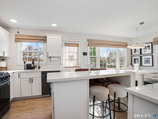 1117 Black Rock Turnpike 1117, Fairfield, CT 06825