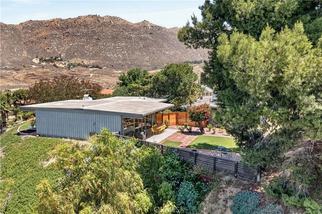 11407 Eton, Riverside, CA 92507