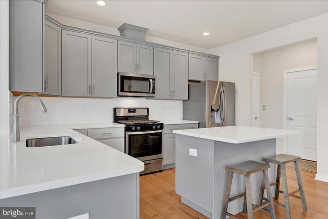 2416 SUNFISH CIR, Quakertown, PA 18951