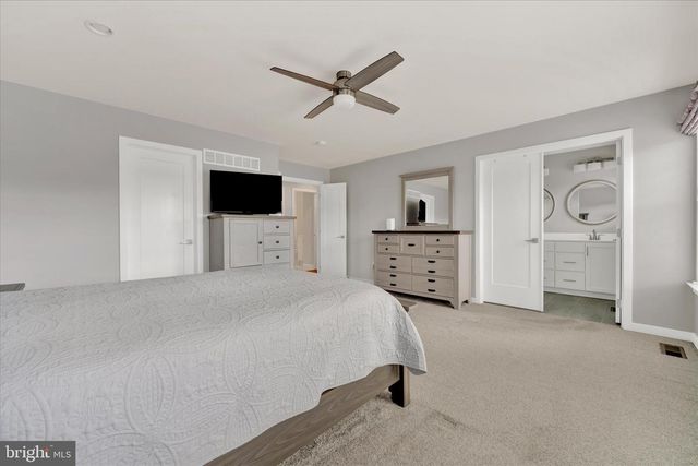 2416 SUNFISH CIR, Quakertown, PA 18951