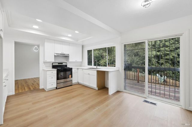 240 Parkview Ter, Vallejo, CA 94589