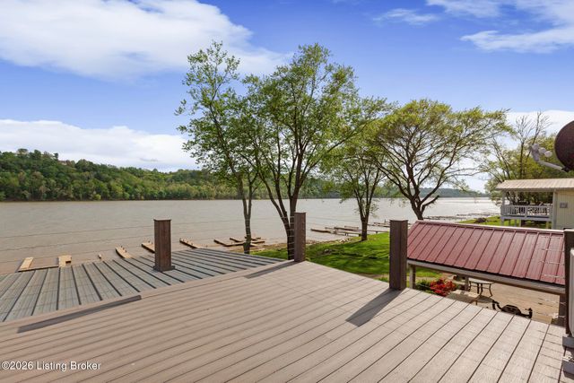 252 W River Rd, Charlestown, IN 47111