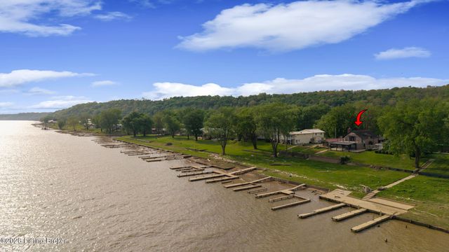 252 W River Rd, Charlestown, IN 47111