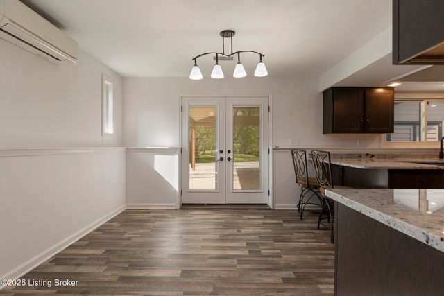 252 W River Rd, Charlestown, IN 47111