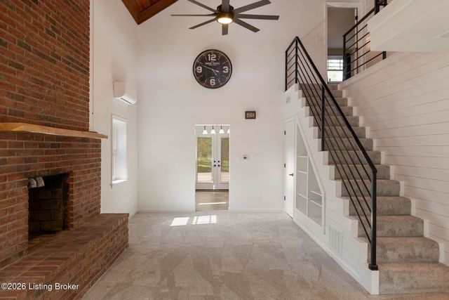 252 W River Rd, Charlestown, IN 47111