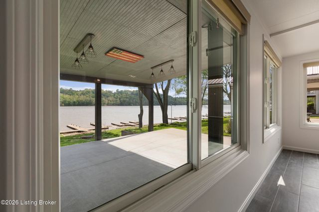 252 W River Rd, Charlestown, IN 47111