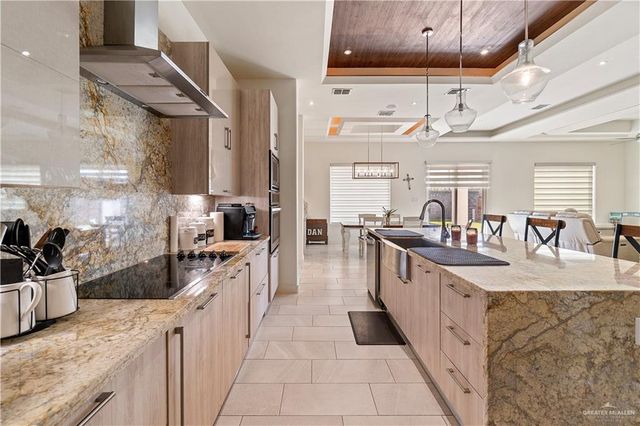 2520 Colvin Avenue, Edinburg, TX 78539