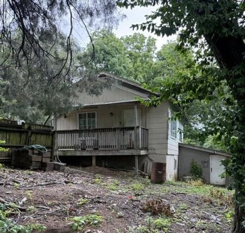 3922 Delavan Avenue, Kansas City, KS 66104