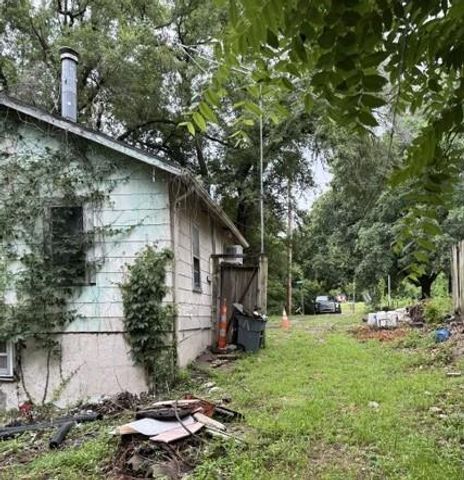 3922 Delavan Avenue, Kansas City, KS 66104