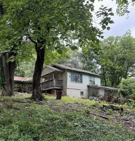 3922 Delavan Avenue, Kansas City, KS 66104