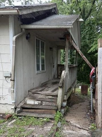 3922 Delavan Avenue, Kansas City, KS 66104