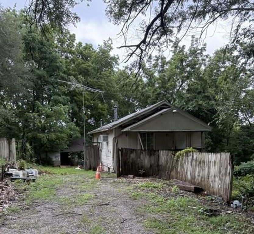 3922 Delavan Avenue, Kansas City, KS 66104