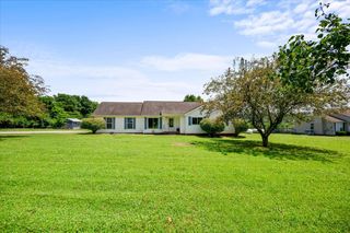 2454 Gene Fitzgerald Rd, Columbia, TN 38401