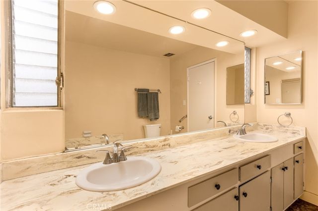 615 E Olive A, Burbank, CA 91501