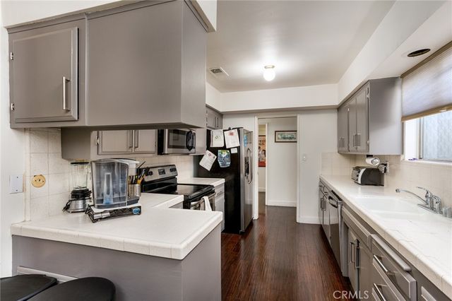 615 E Olive A, Burbank, CA 91501