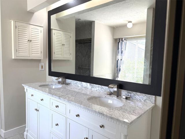 15806 Oak Mountain Drive, Houston, TX 77095