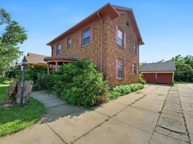 916 S 9th St., Salina, KS 67401