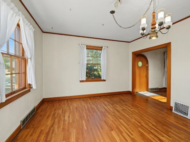 916 S 9th St., Salina, KS 67401