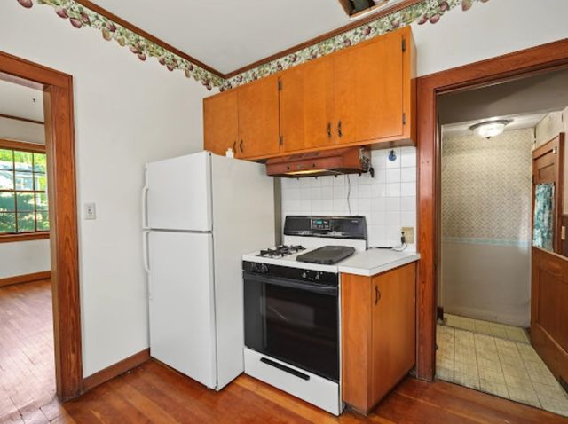 916 S 9th St., Salina, KS 67401