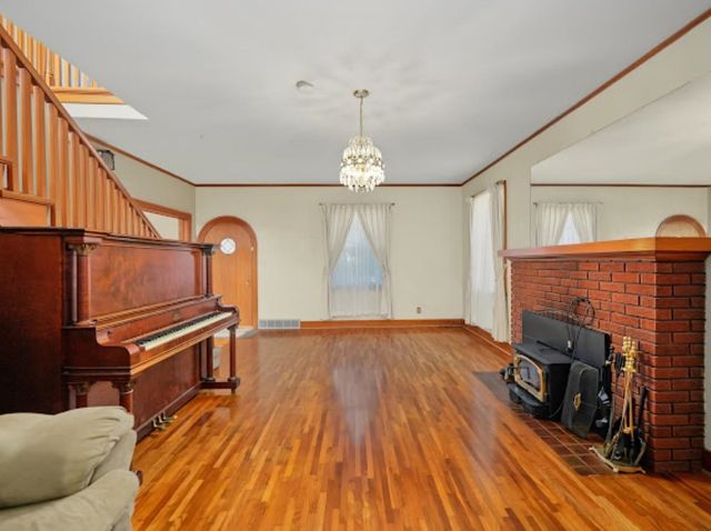 916 S 9th St., Salina, KS 67401