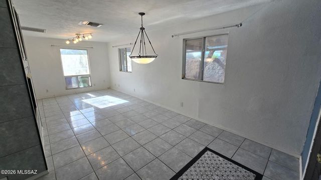4050 S Kostka Avenue, Tucson, AZ 85714