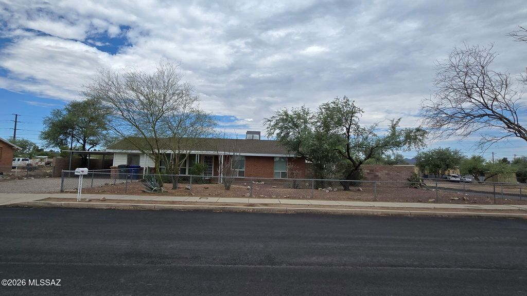4050 S Kostka Avenue, Tucson, AZ 85714